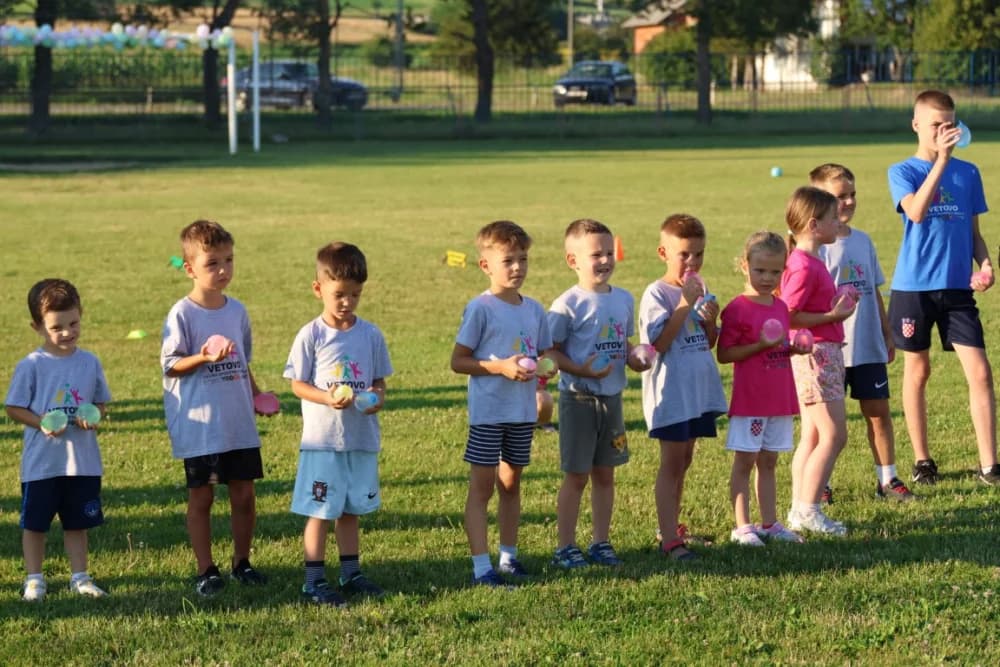 Stotinu mališana sudjelovalo na Ljetnim sportskim igrama djece u Vetovu
