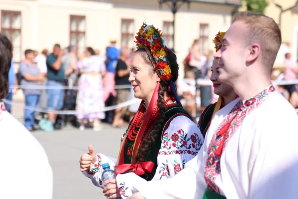 /VELIKA FOTOGALERIJA/ Ljepota tradicije i bogatstvo narodnih običaja dočarana na 58. Đakovačkim vezovima