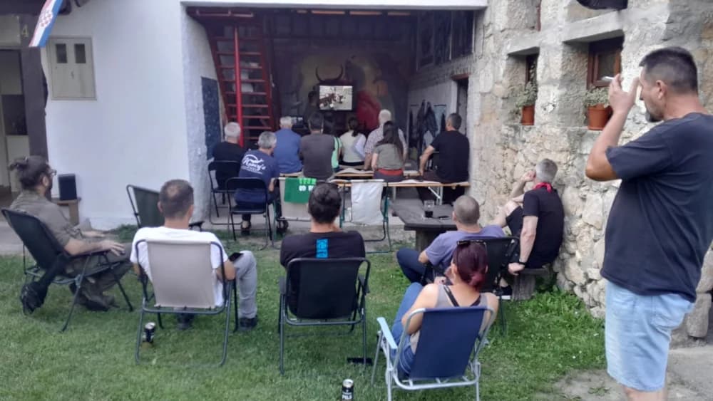 PREDAVANJE NA PAPUKU:  Svjetski avanturist i bajker Robert Koletić prenio svoja iskustva sa svih meridijana