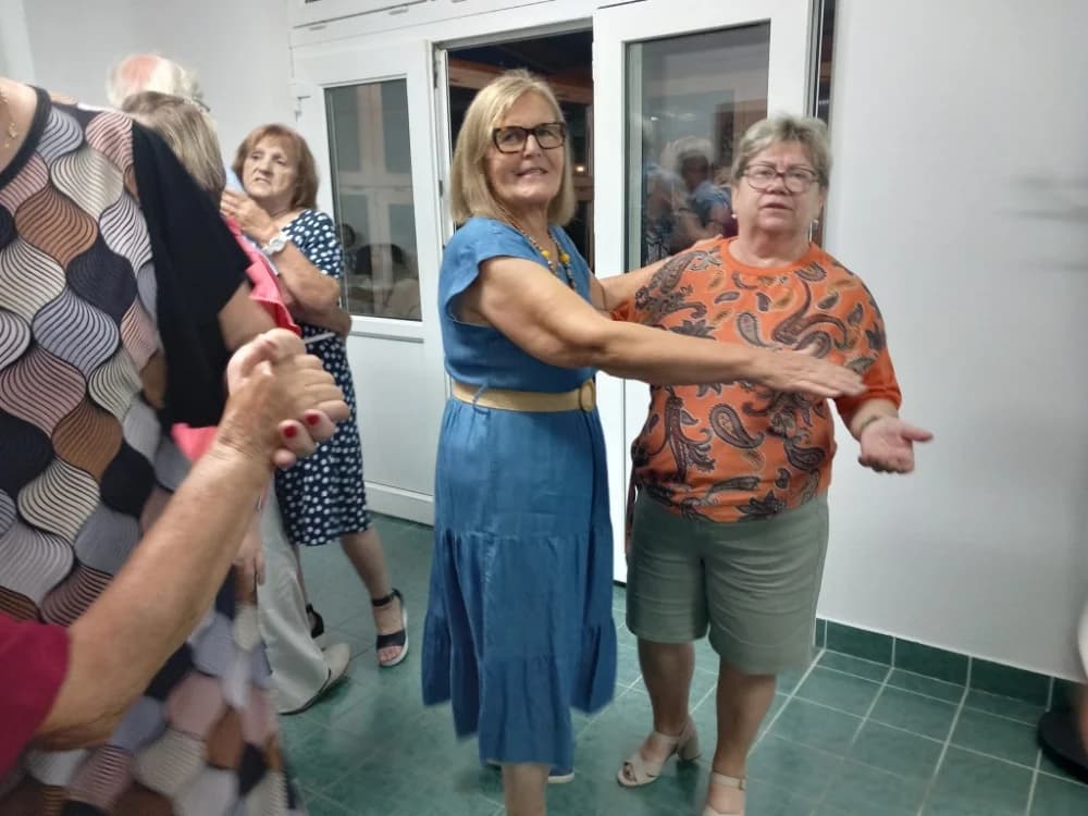 OPET ZABAVA: Uz veličke umirovljenike na zabavi vršnjaci iz Pakraca, Lipika i drugih mjesta