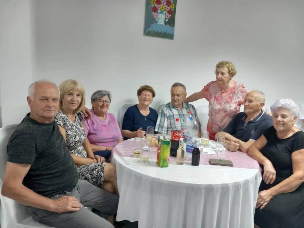 OPET ZABAVA: Uz veličke umirovljenike na zabavi vršnjaci iz Pakraca, Lipika i drugih mjesta