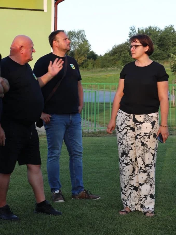DONACIJA GRADA PLETERNICE: Nogometašima Graničara u Zagrađu nabavljena kosilica