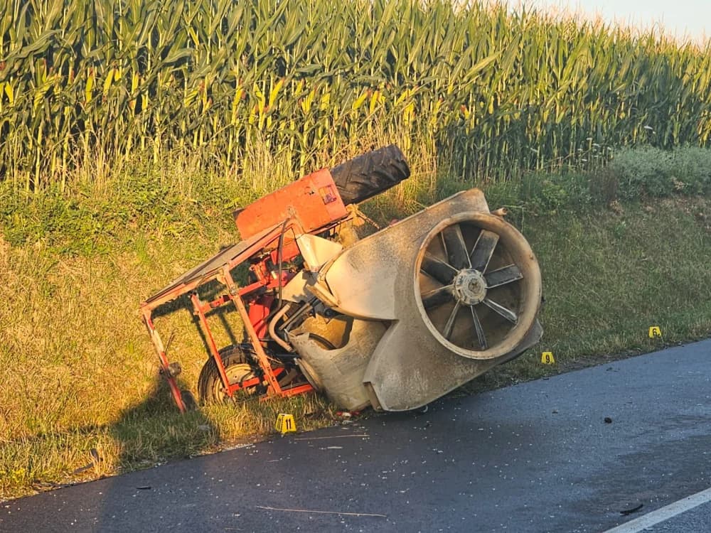(FOTO) Jutros teža prometna nesreća kod Kaptola: Dvije osobe prevezene u bolnicu