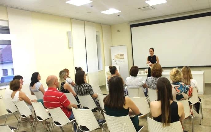 Spisateljica Josipa Pavičić u pleterničkoj Knjižnici i čitaonici održala promociju svoje knjige o narcisoidnoj osobnosti
