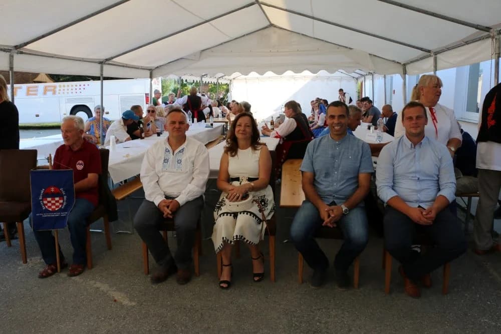 GOSTOVANJE U SUSJEDSTVU: Jakšićki Slovaci se dobro predstavili kod zemljaka