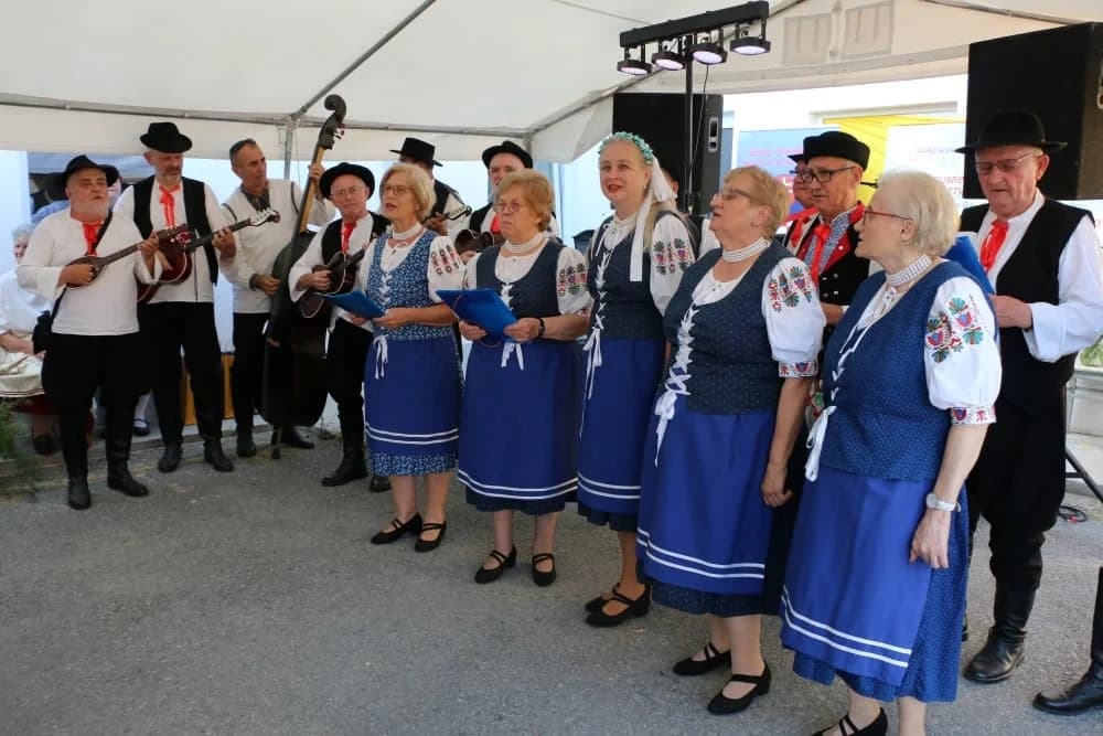 GOSTOVANJE U SUSJEDSTVU: Jakšićki Slovaci se dobro predstavili kod zemljaka