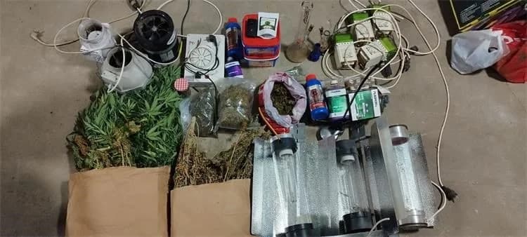 /FOTO/ Nije uspio u ʼposlovnomʼ biznisu: Policijski službenici pomrsili račune 44-godišnjaku