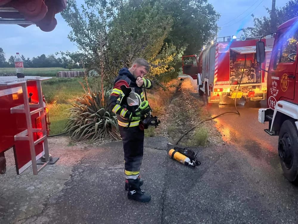 Od udara groma zapalilo se krovište obiteljske kuće u Kaptolu