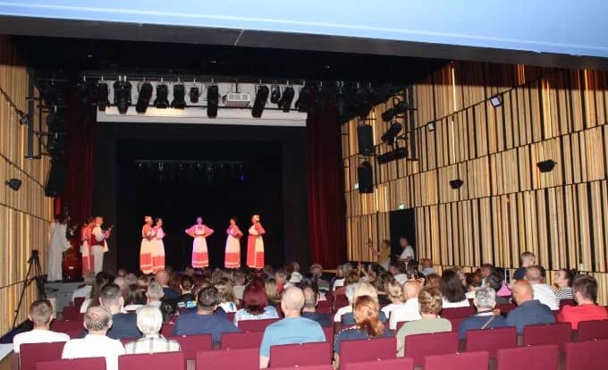 Folklorna društva iz Sjeverne Makedonije, Nizozemske i Indonezije gostovali u Pleternici