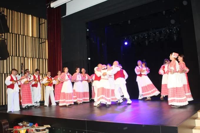 Folklorna društva iz Sjeverne Makedonije, Nizozemske i Indonezije gostovali u Pleternici