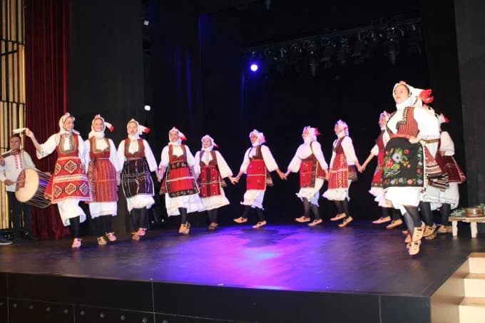 Folklorna društva iz Sjeverne Makedonije, Nizozemske i Indonezije gostovali u Pleternici