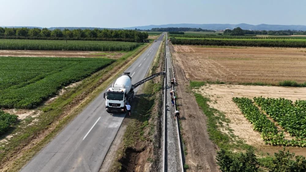 Izgradnja biciklističke staze Jakšić-Ovčare u visokoj fazi realizacije: Vrijednost investicije 271 tisuću eura (FOTO-VIDEO)