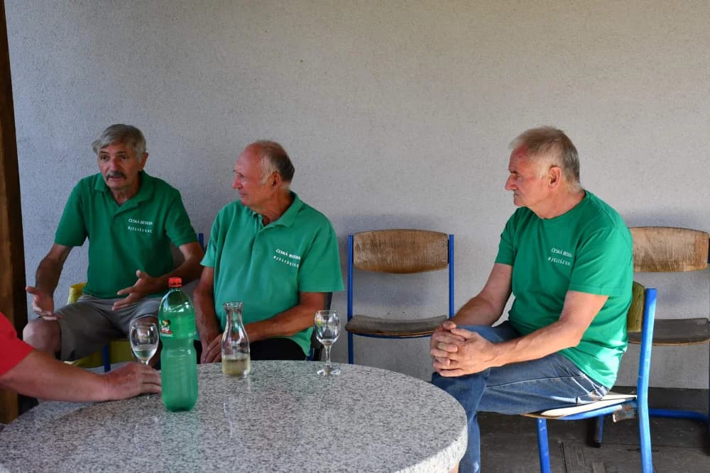 PRIREDBA ČEHA POŽEŠKOG KRAJA: Češke besede Bjeliševca i Kaptola zajedno zapjevale nakon otvorenja ljetne pozornice