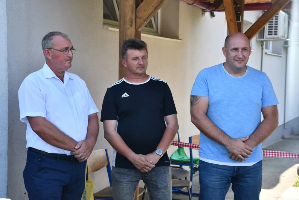 PRIREDBA ČEHA POŽEŠKOG KRAJA: Češke besede Bjeliševca i Kaptola zajedno zapjevale nakon otvorenja ljetne pozornice