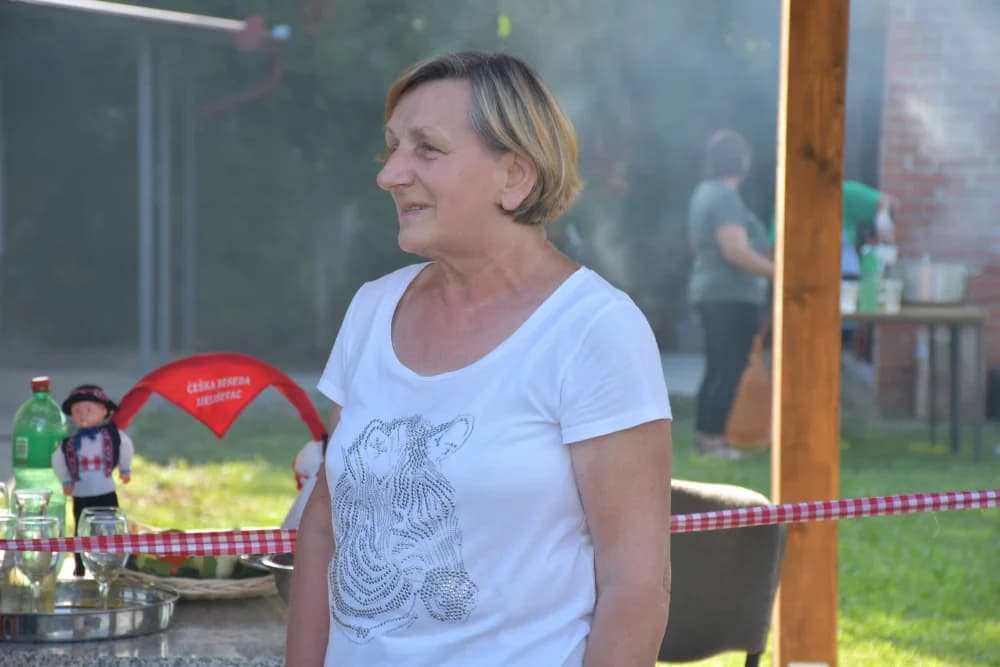 PRIREDBA ČEHA POŽEŠKOG KRAJA: Češke besede Bjeliševca i Kaptola zajedno zapjevale nakon otvorenja ljetne pozornice