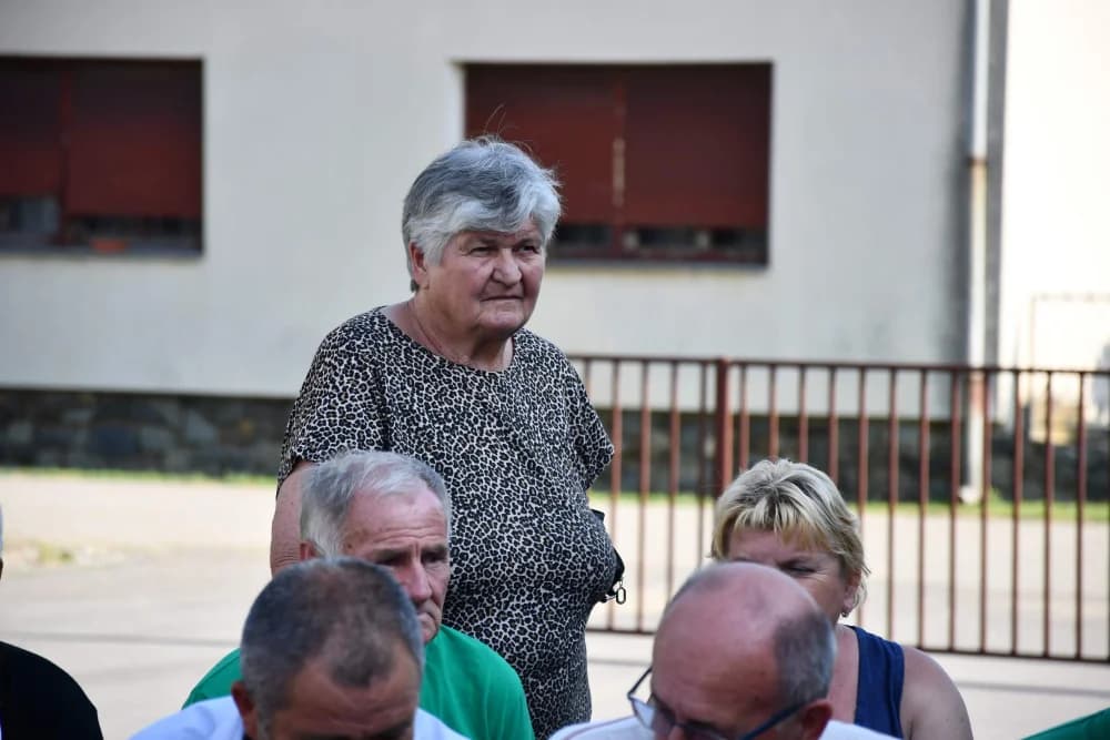 PRIREDBA ČEHA POŽEŠKOG KRAJA: Češke besede Bjeliševca i Kaptola zajedno zapjevale nakon otvorenja ljetne pozornice
