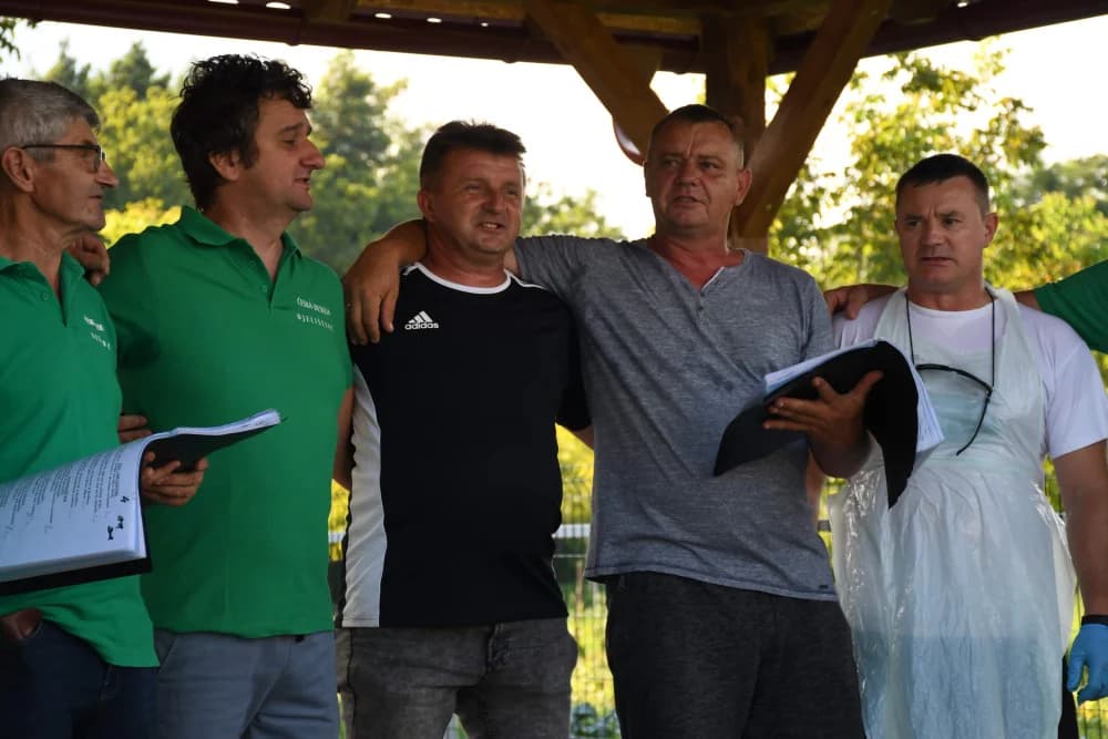 PRIREDBA ČEHA POŽEŠKOG KRAJA: Češke besede Bjeliševca i Kaptola zajedno zapjevale nakon otvorenja ljetne pozornice