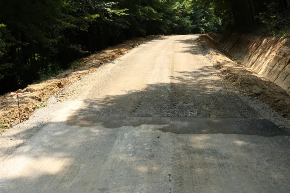 Na području općine Čaglin u tijeku su još jedni infrastrukturni radovi – treća faza uređenja ceste prema Dobrogošću
