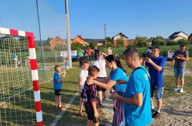 MEMORIJALNI MALONOGOMETNI TURNIR „PREDRAG MARKETANOVIĆ“: Prvo mjesto osvojila ekipa „Proljetni valcer“ iz Buka