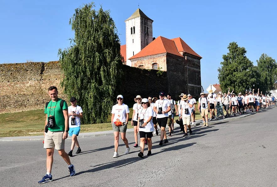 [FOTOGALERIJA] Uz jelo i piće kaptolačkim vinogradima prošlo više od četiri stotine sudionika