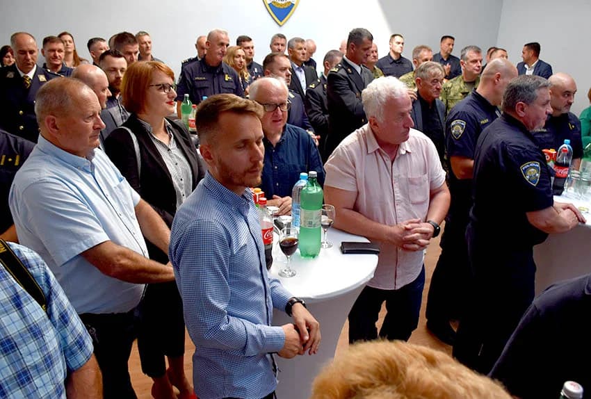 /FOTO/ Uručene pisane povale načelnika Policijske uprave požeško-slavonske policijskim službenicima i namještenicima u prigodi Dana policije