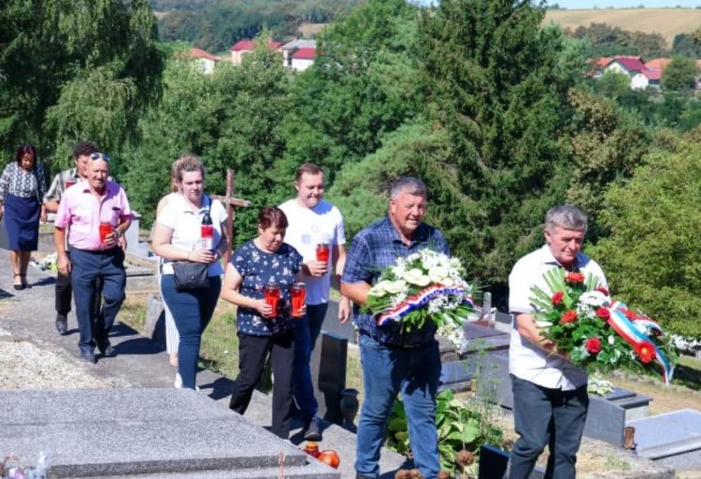 UZ 33. OBLJETNICU POGIBIJE PRIPADNIKA „TIGROVA“ U Novoj Ljeskovici odana počast hrvatskom branitelju Josipu Kneževiću