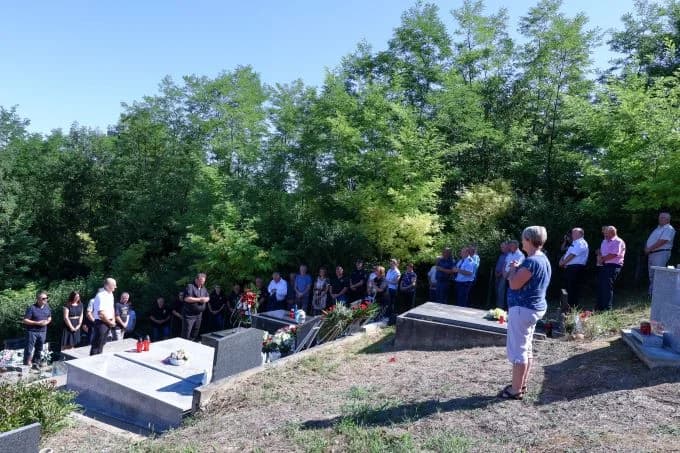 UZ 33. OBLJETNICU POGIBIJE PRIPADNIKA „TIGROVA“ U Novoj Ljeskovici odana počast hrvatskom branitelju Josipu Kneževiću