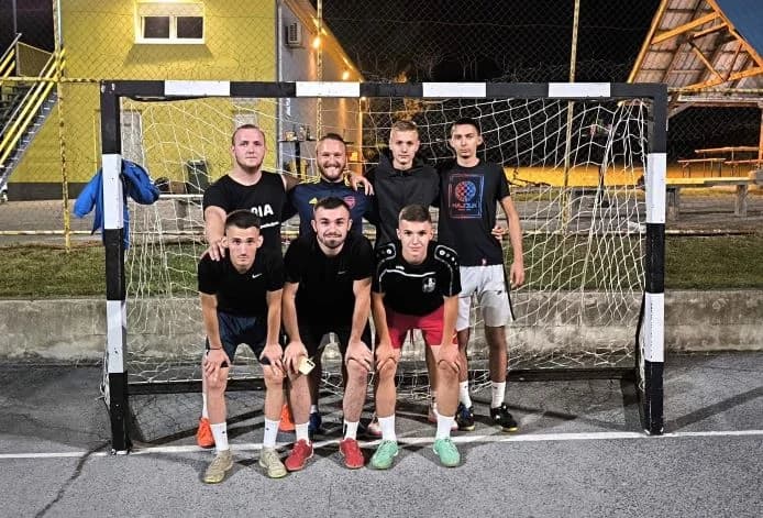 MALONOGOMETNI NOĆNI TURNIR U BUKU: Prvo mjesto i novčanu nagradu osvojila ekipa MNK „Amigo“
