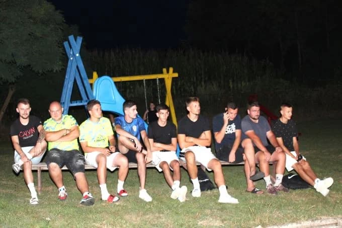 MALONOGOMETNI NOĆNI TURNIR U BUKU: Prvo mjesto i novčanu nagradu osvojila ekipa MNK „Amigo“