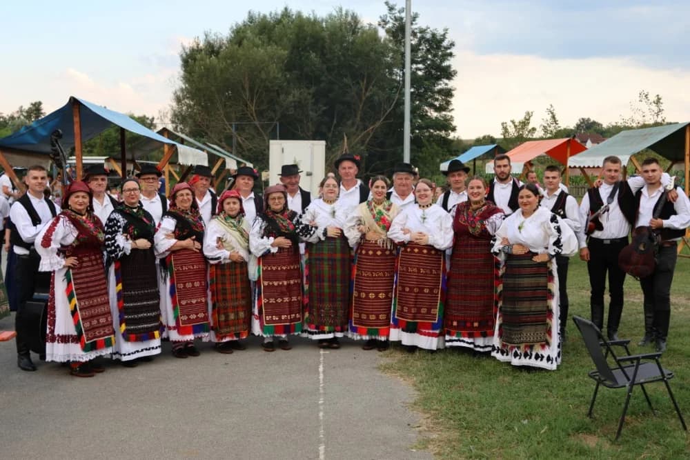 Poljadija u srcu: Odjekivale su pjesme i stari napjevi na tradicionalnoj manifestaciji u Grabarju
