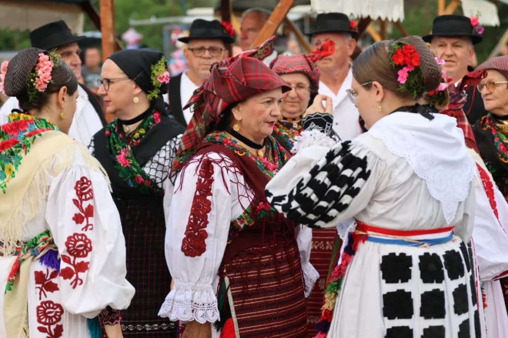 Poljadija u srcu: Odjekivale su pjesme i stari napjevi na tradicionalnoj manifestaciji u Grabarju