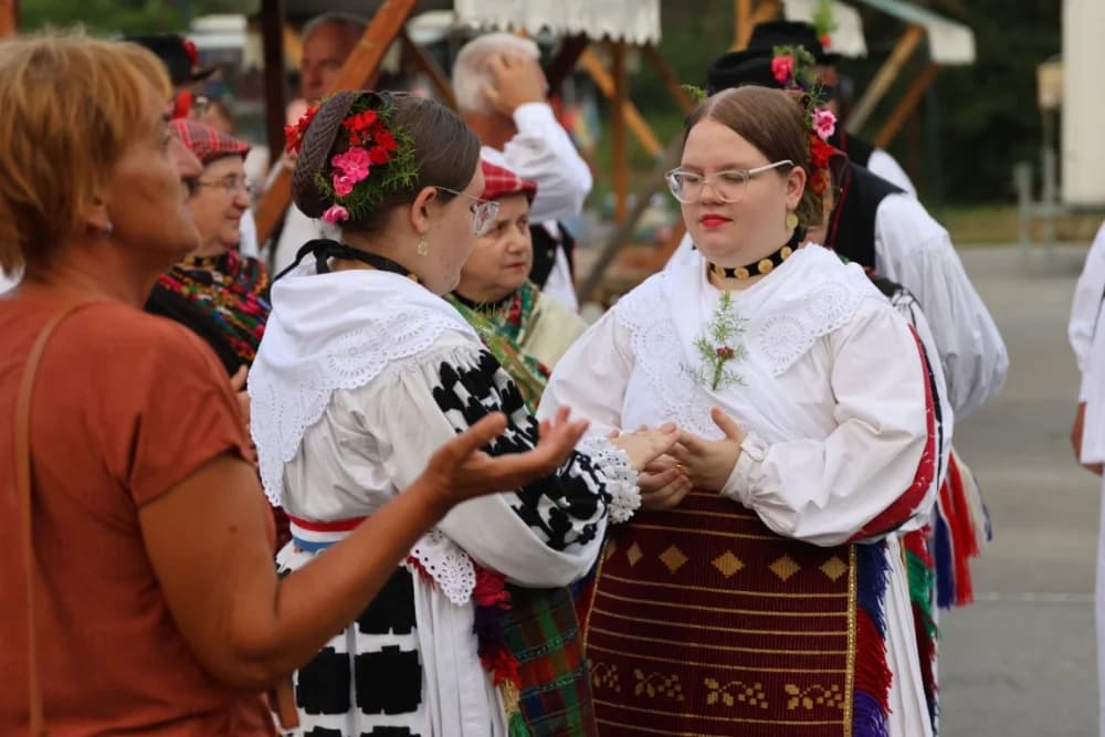 Poljadija u srcu: Odjekivale su pjesme i stari napjevi na tradicionalnoj manifestaciji u Grabarju