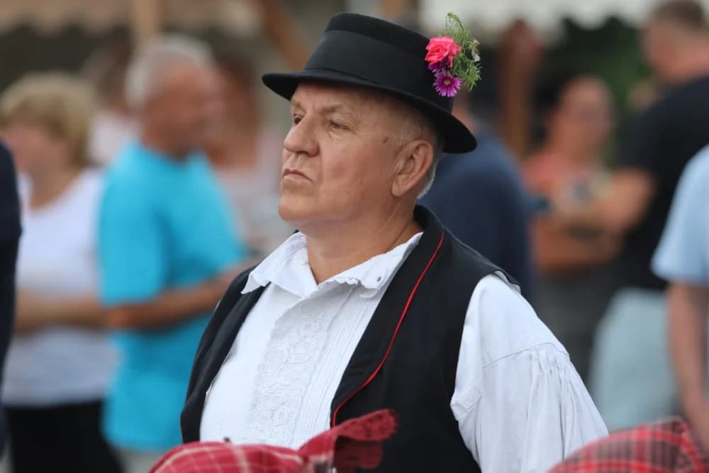Poljadija u srcu: Odjekivale su pjesme i stari napjevi na tradicionalnoj manifestaciji u Grabarju