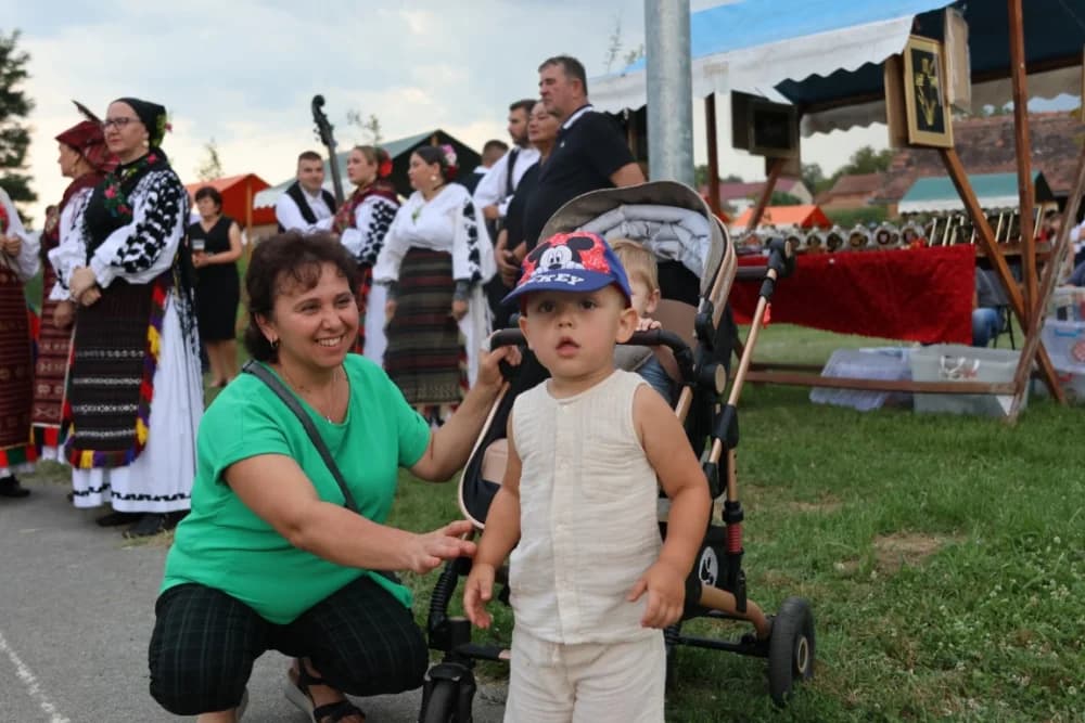 Poljadija u srcu: Odjekivale su pjesme i stari napjevi na tradicionalnoj manifestaciji u Grabarju