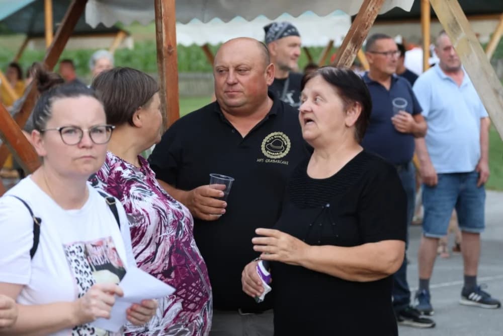 Poljadija u srcu: Odjekivale su pjesme i stari napjevi na tradicionalnoj manifestaciji u Grabarju