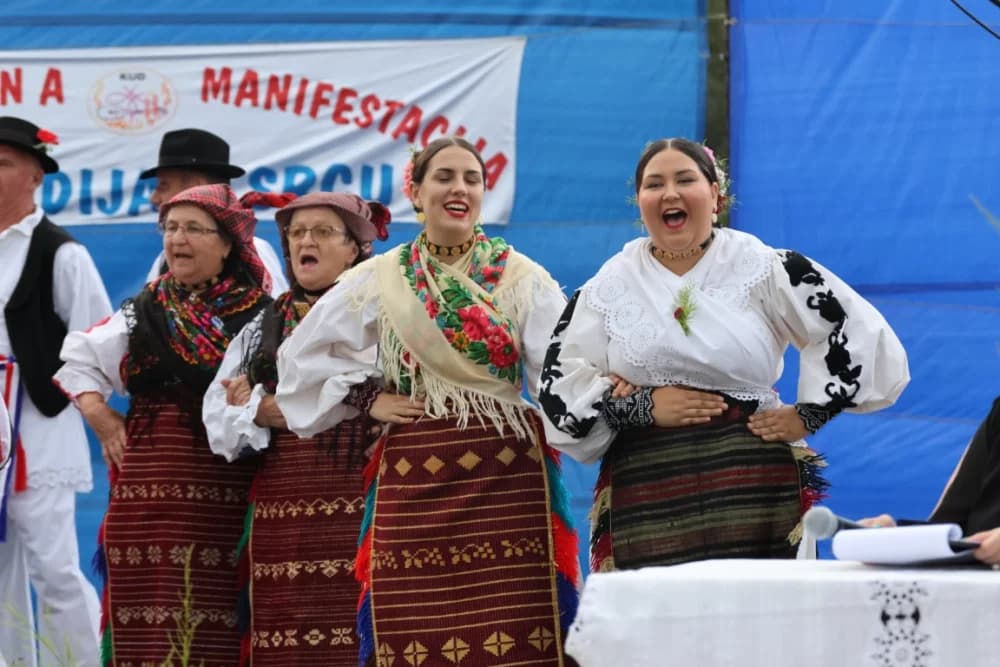 Poljadija u srcu: Odjekivale su pjesme i stari napjevi na tradicionalnoj manifestaciji u Grabarju