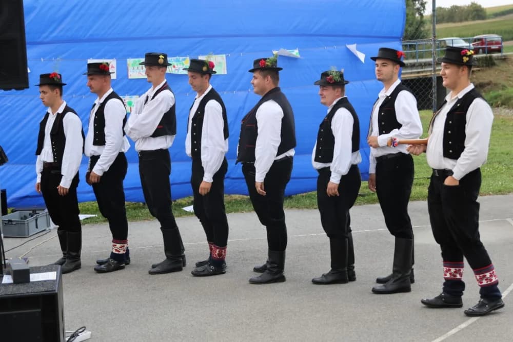 Poljadija u srcu: Odjekivale su pjesme i stari napjevi na tradicionalnoj manifestaciji u Grabarju