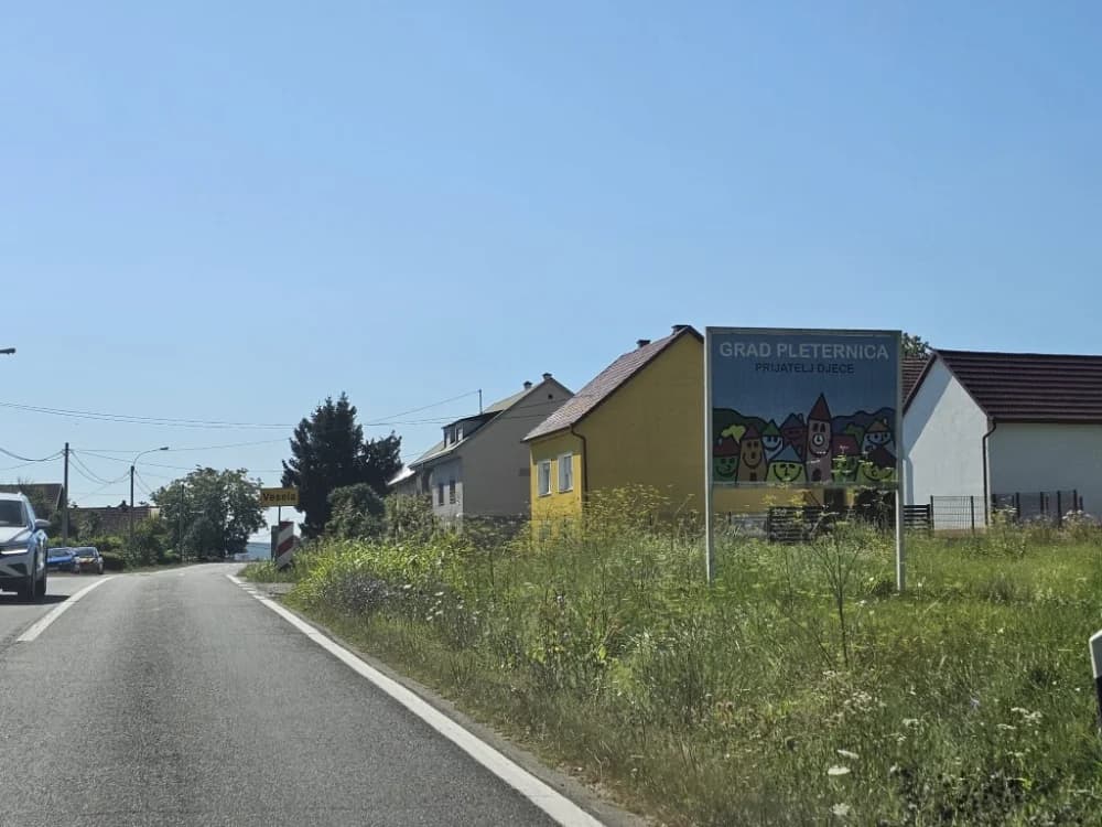 Ovo je naša stvarnost uz državnu cestu: Možda će pokositi kada padne prvi snijeg!