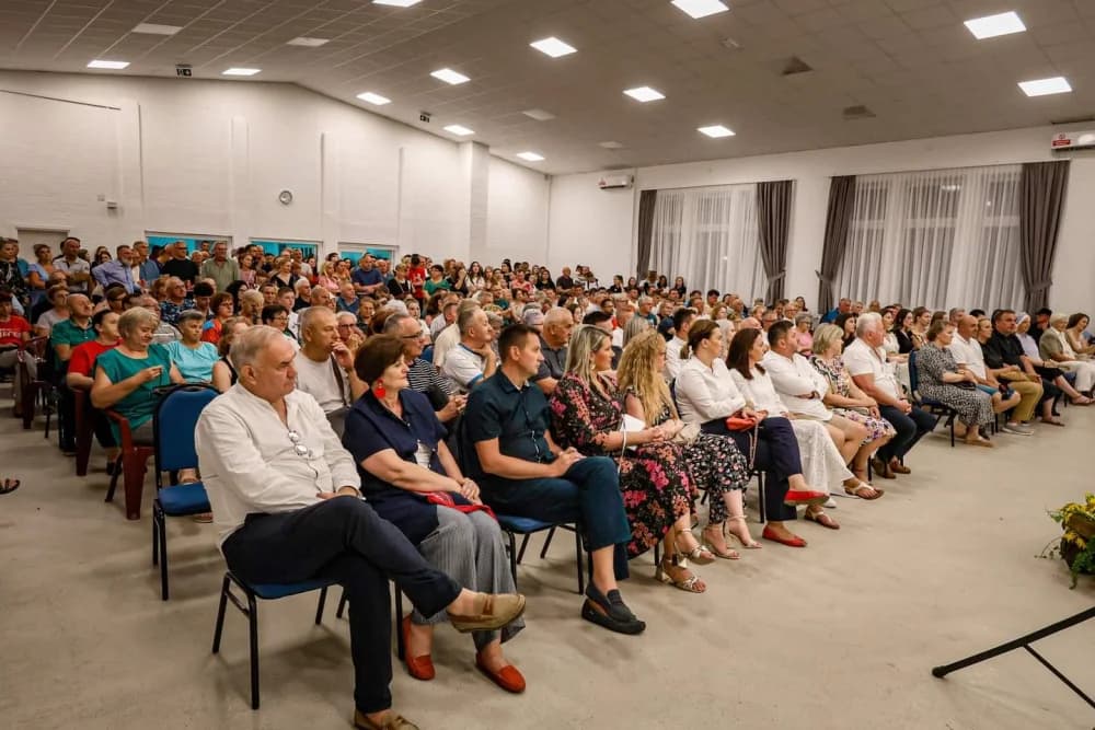 SJEĆANJE NA NEUMORNOG ČELNIKA: Memorijalni koncert u čast Stanka Raguža okupio brojne izvođače i više od 300 posjetitelja