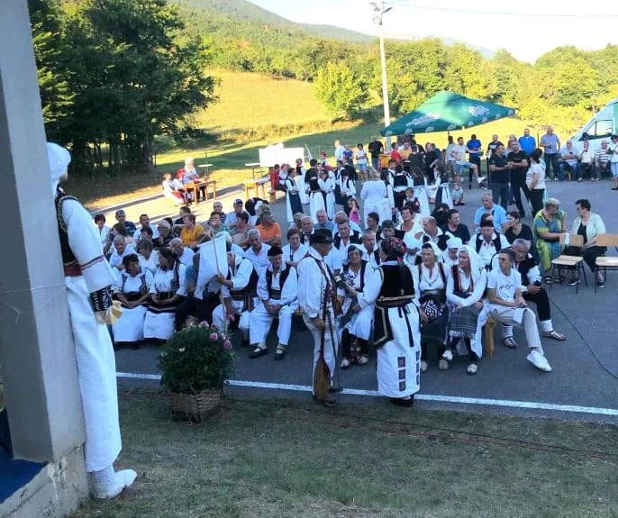 PLETERNIČKI KUD “RAMA“ Zapažen nastup na manifestaciji ”Večer folklora župa Potkraj i Turbe” u Bosni i Hercegovini