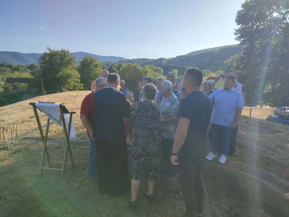 ILINJE U STRIJEŽEVICI: Bogosluženje uz mali broj vjernika – izostali prigodni program i narodno veselje