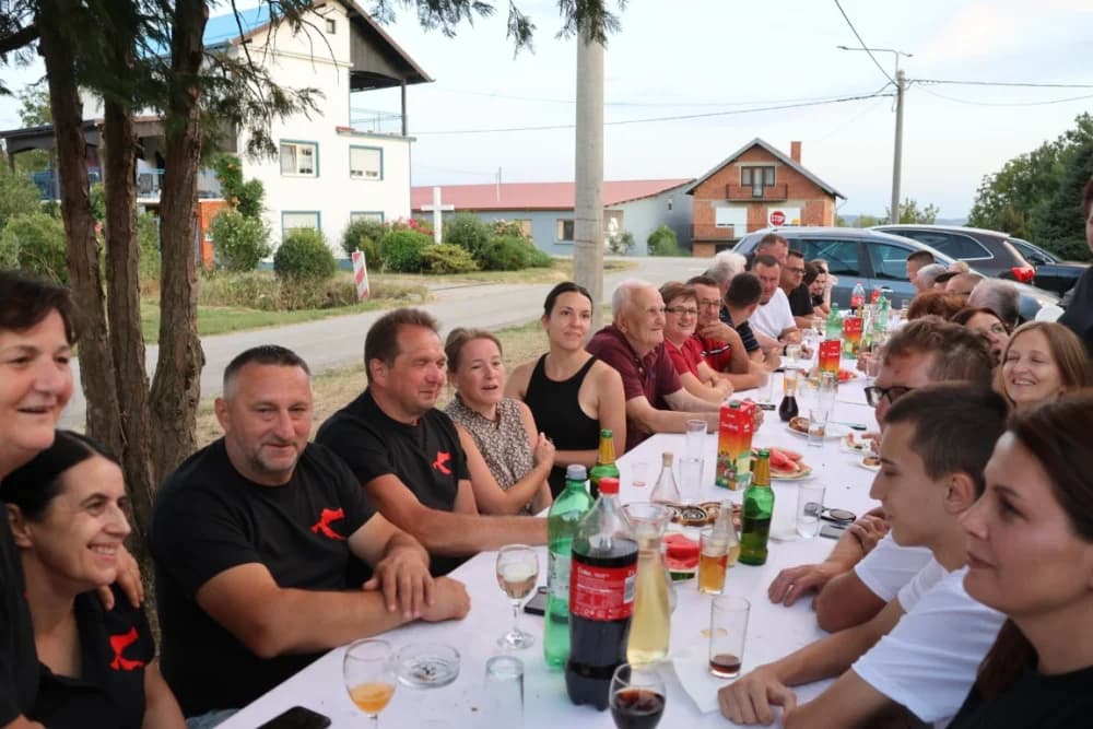 MJEŠTANI NA OKUPU: Žitelji Novih Bešinaca družili se sa susjedima, te onima koji rade u inozemstvu
