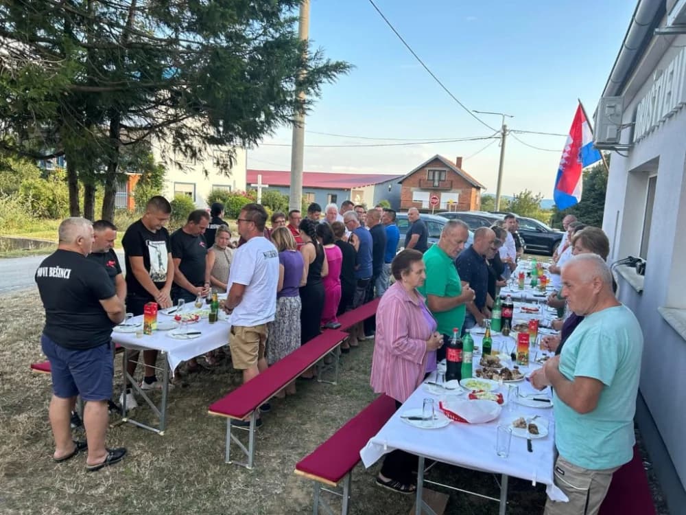 MJEŠTANI NA OKUPU: Žitelji Novih Bešinaca družili se sa susjedima, te onima koji rade u inozemstvu