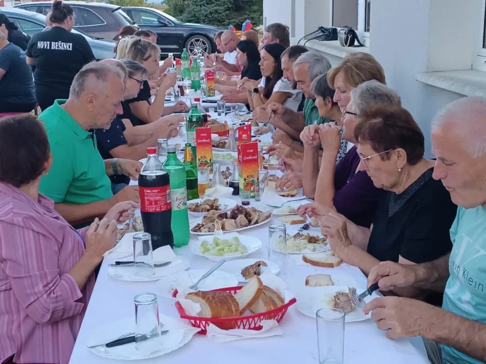 MJEŠTANI NA OKUPU: Žitelji Novih Bešinaca družili se sa susjedima, te onima koji rade u inozemstvu