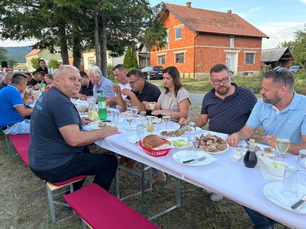 MJEŠTANI NA OKUPU: Žitelji Novih Bešinaca družili se sa susjedima, te onima koji rade u inozemstvu