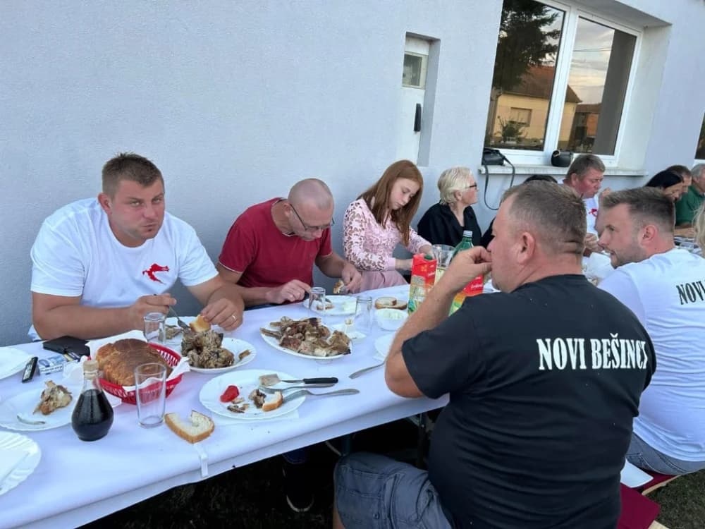 MJEŠTANI NA OKUPU: Žitelji Novih Bešinaca družili se sa susjedima, te onima koji rade u inozemstvu