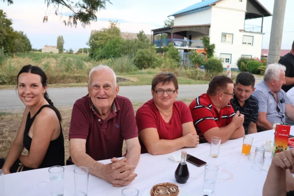 MJEŠTANI NA OKUPU: Žitelji Novih Bešinaca družili se sa susjedima, te onima koji rade u inozemstvu
