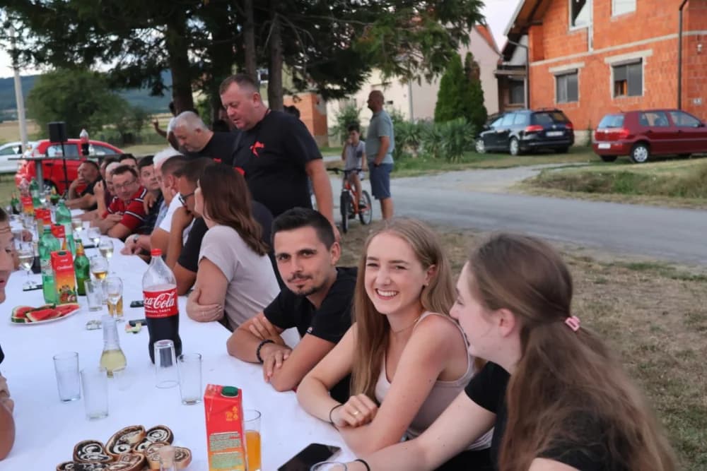 MJEŠTANI NA OKUPU: Žitelji Novih Bešinaca družili se sa susjedima, te onima koji rade u inozemstvu
