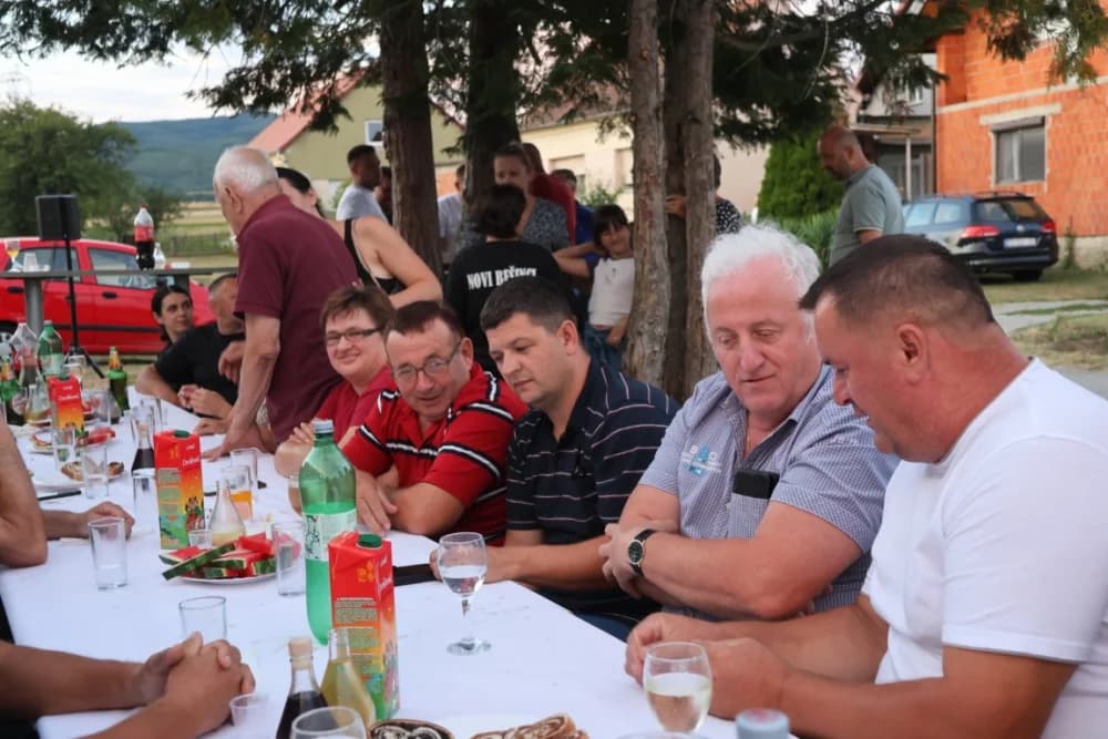 MJEŠTANI NA OKUPU: Žitelji Novih Bešinaca družili se sa susjedima, te onima koji rade u inozemstvu