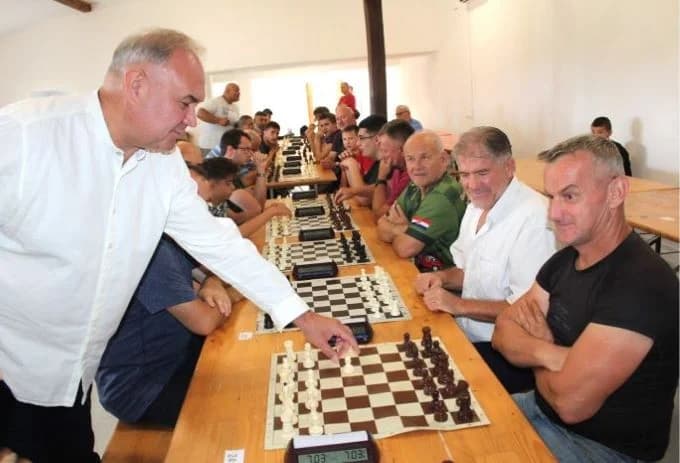 ODRŽAN ŠAHOVSKI TURNIR U ČAGLINU: Prvo mjesto osvojio velemajstor Zoran Jovanović